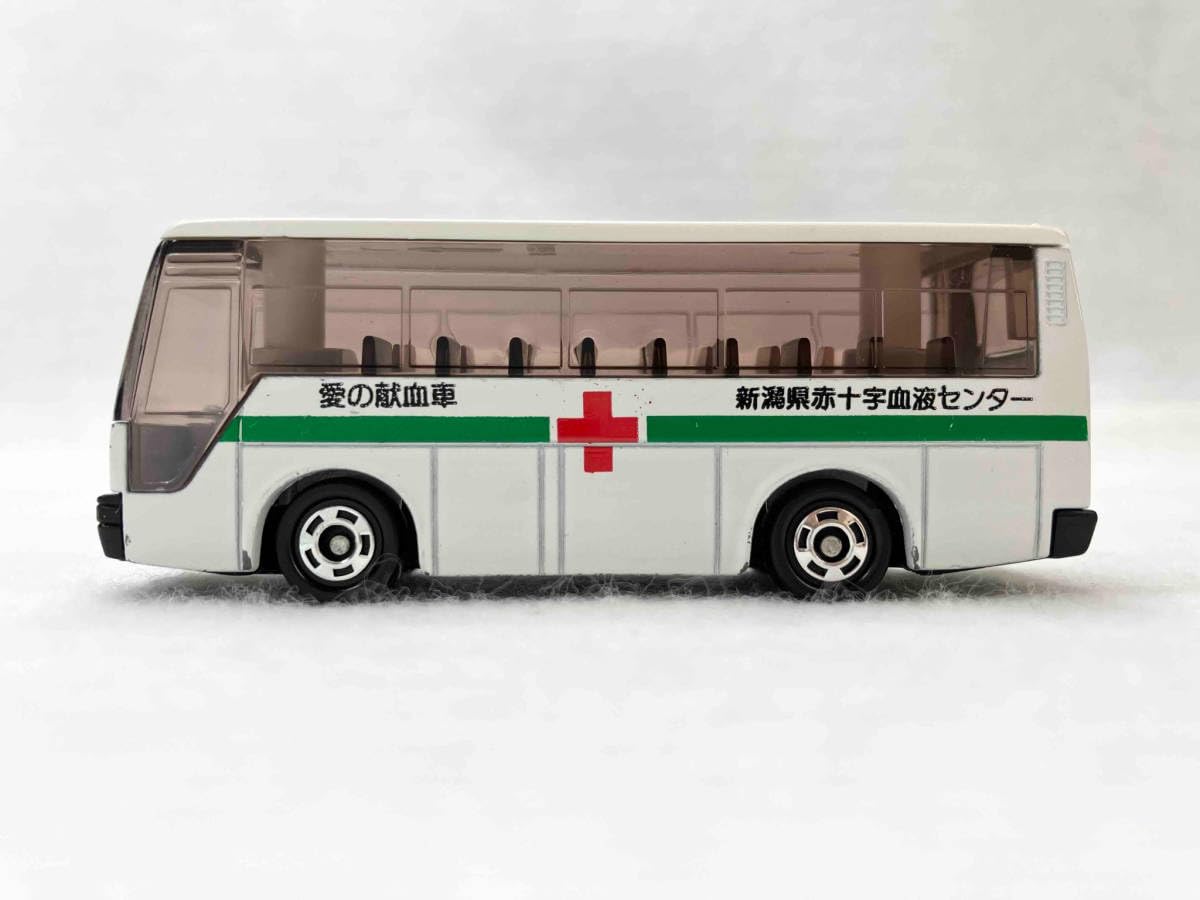 トミカ 愛の献血車 いすゞ スーパーハイデッカーバス 2台セット トミカ 愛の献血車 いすゞ スーパーハイデッカーバス 2台セット